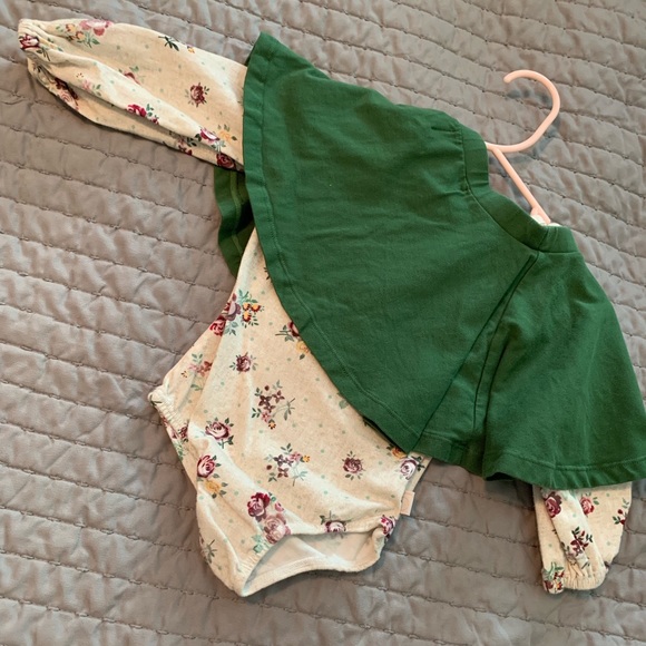 EUC 18M Winter Floral Leo Set - Picture 1 of 1